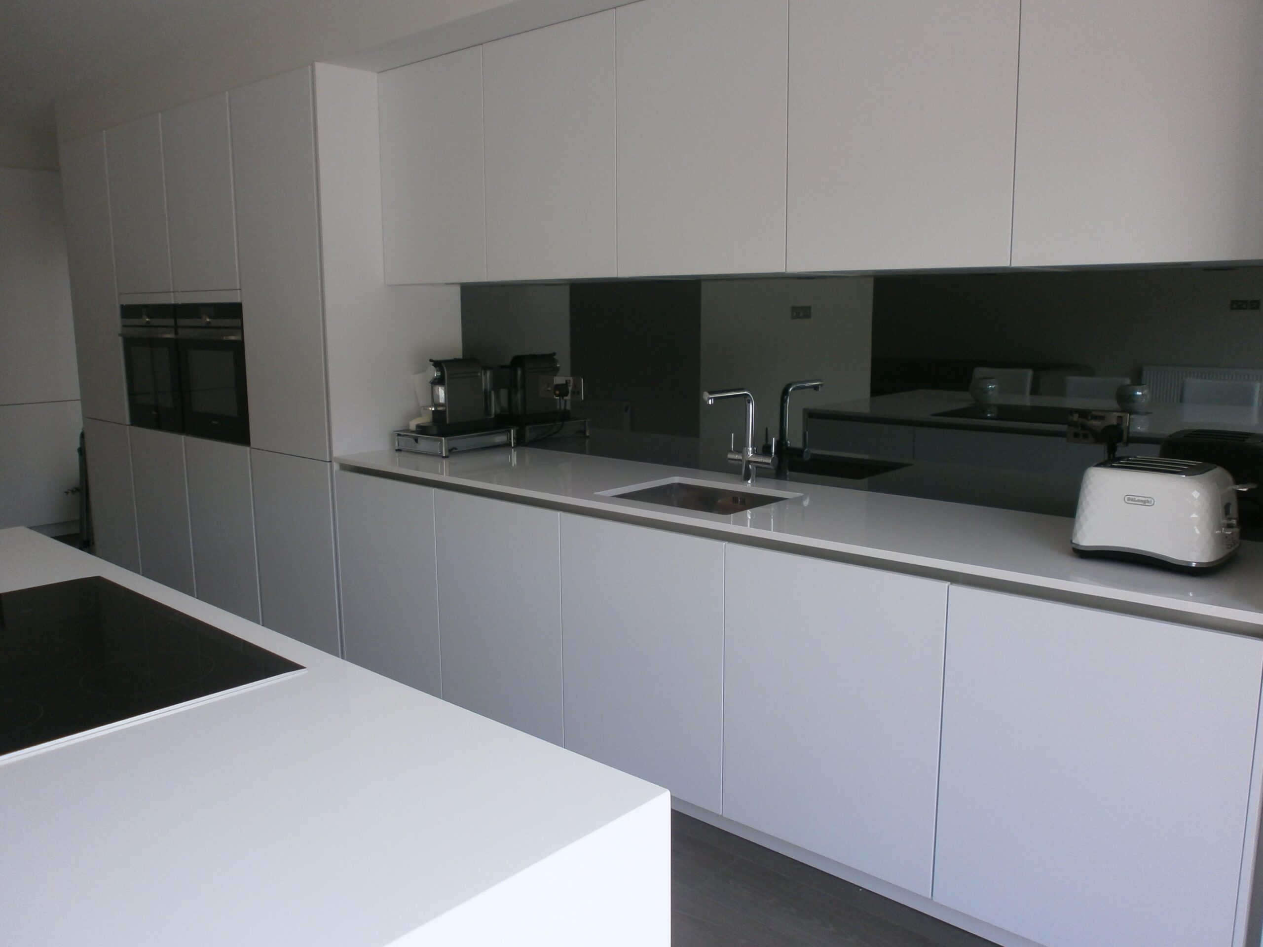 German-made kitchen designed, supplied and installed by Hampdens KB in Oakwood.