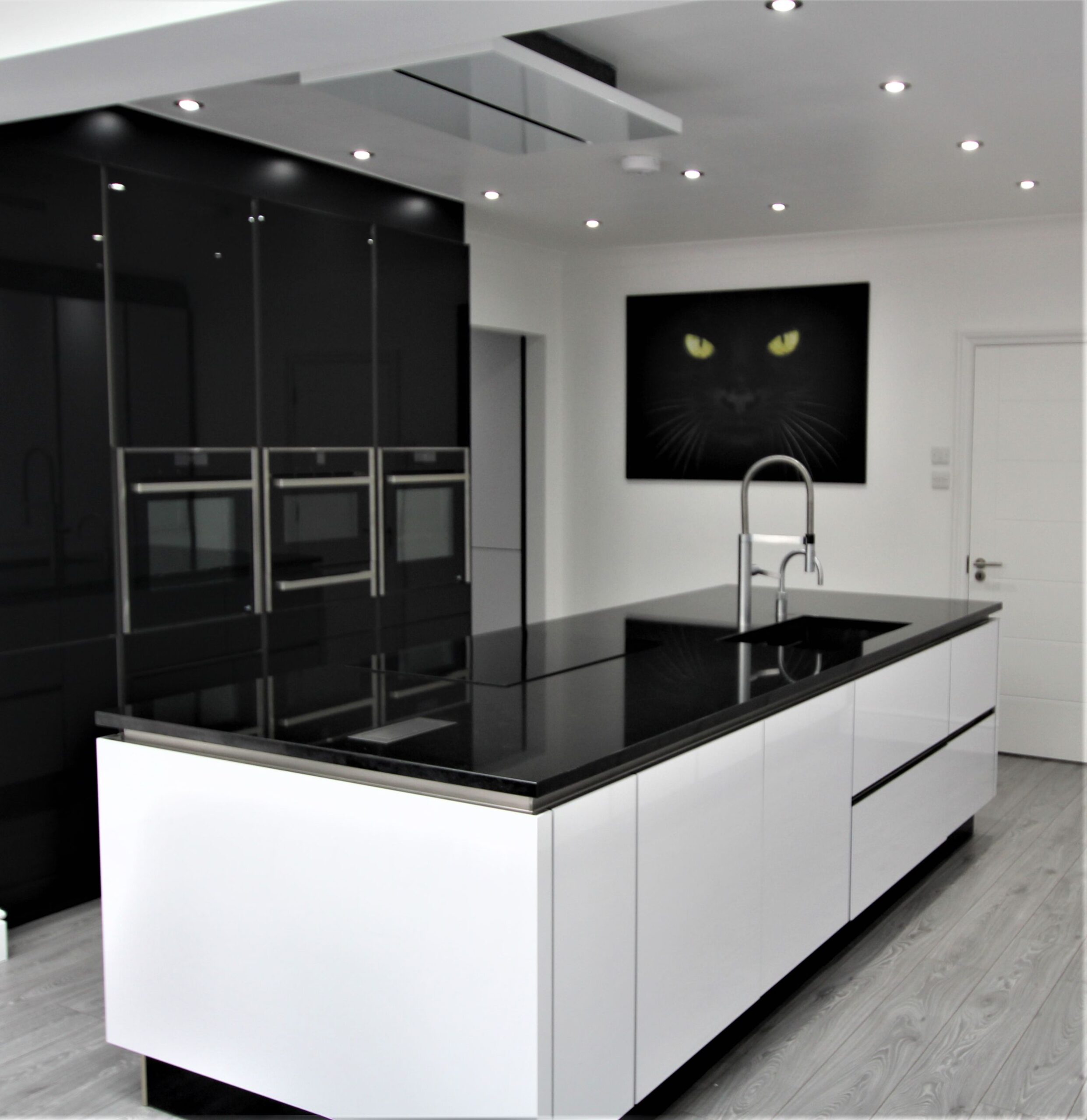 German kitchen designed, supplied and installed by Hampdens German kitchens and bedrooms in Hadley Wood.