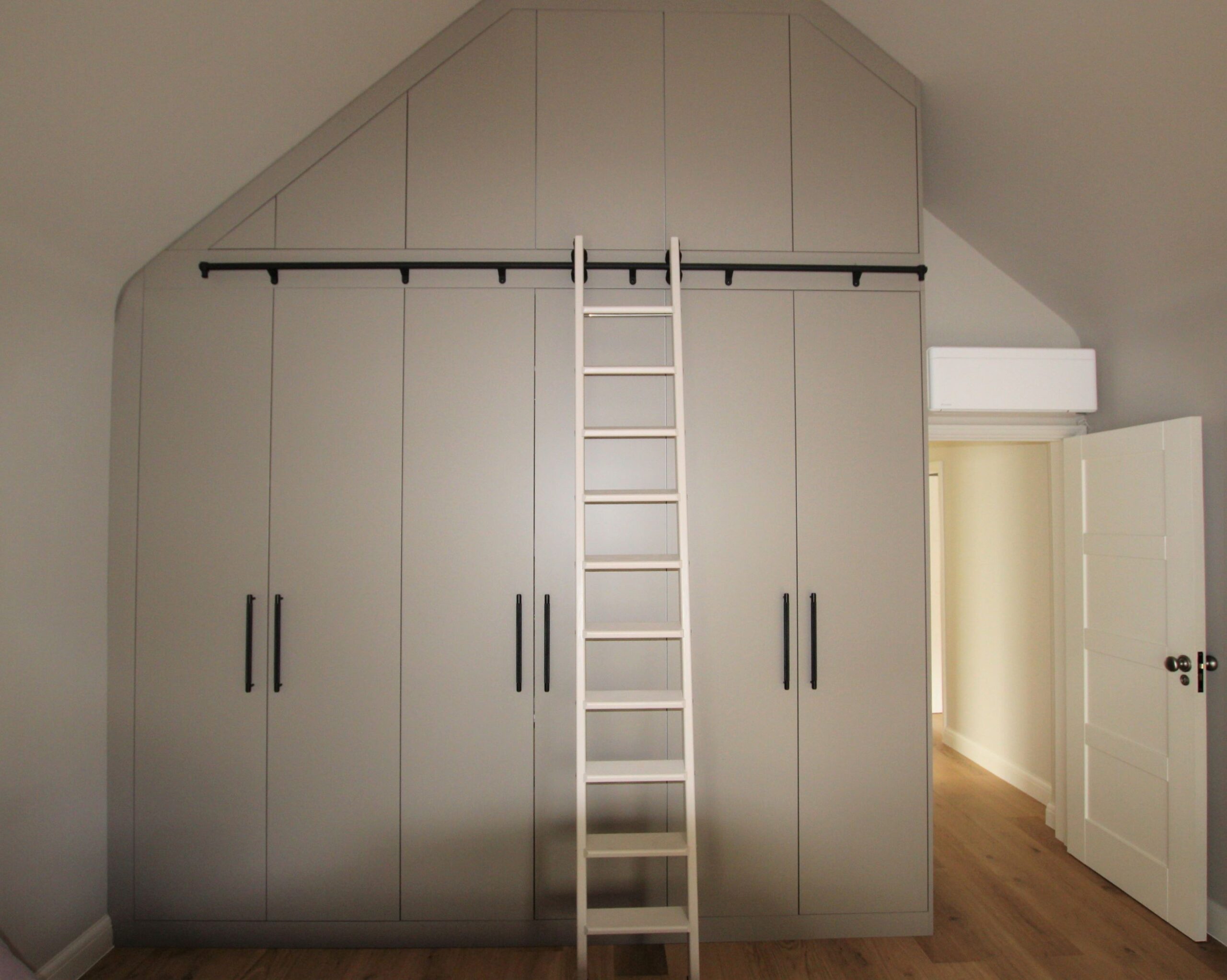 Fitted wardrobe in Finchley N12